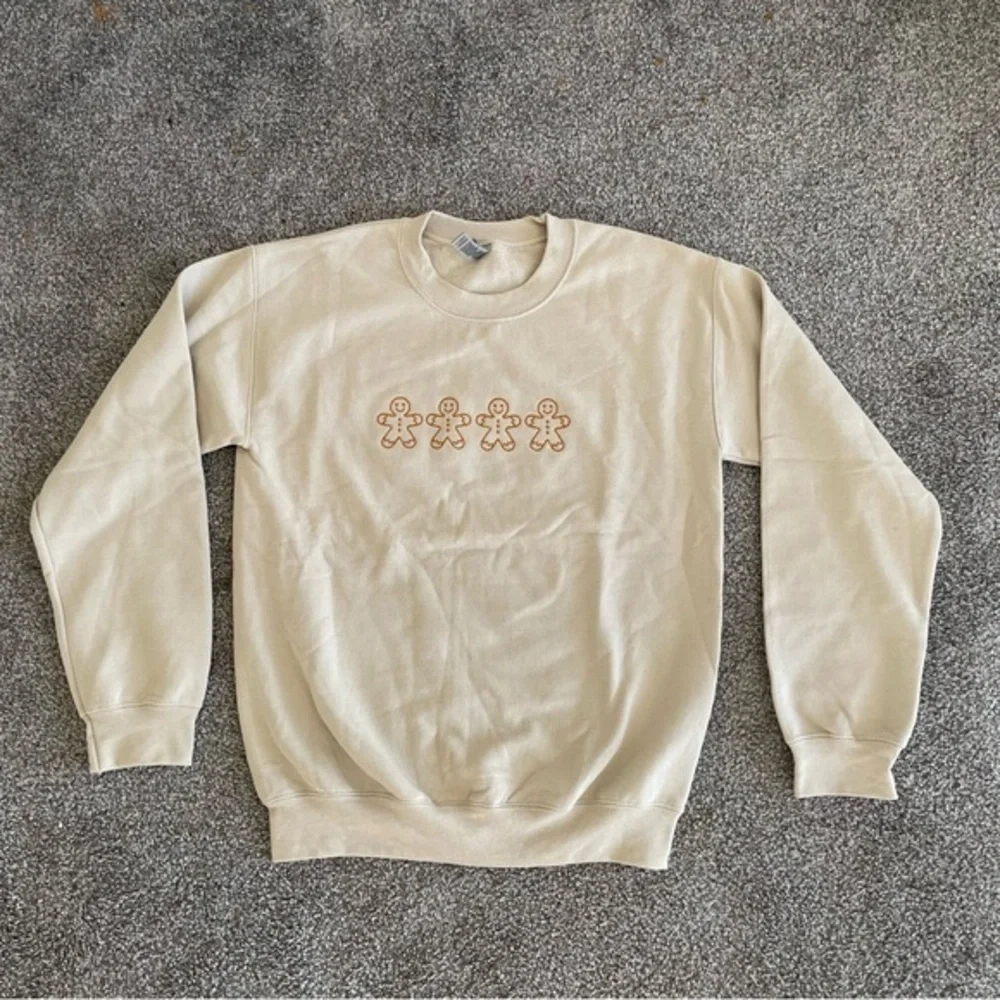 Christmas Gingerbread Embroidered Sweatshirt Unisex Small Beige Holiday Festive